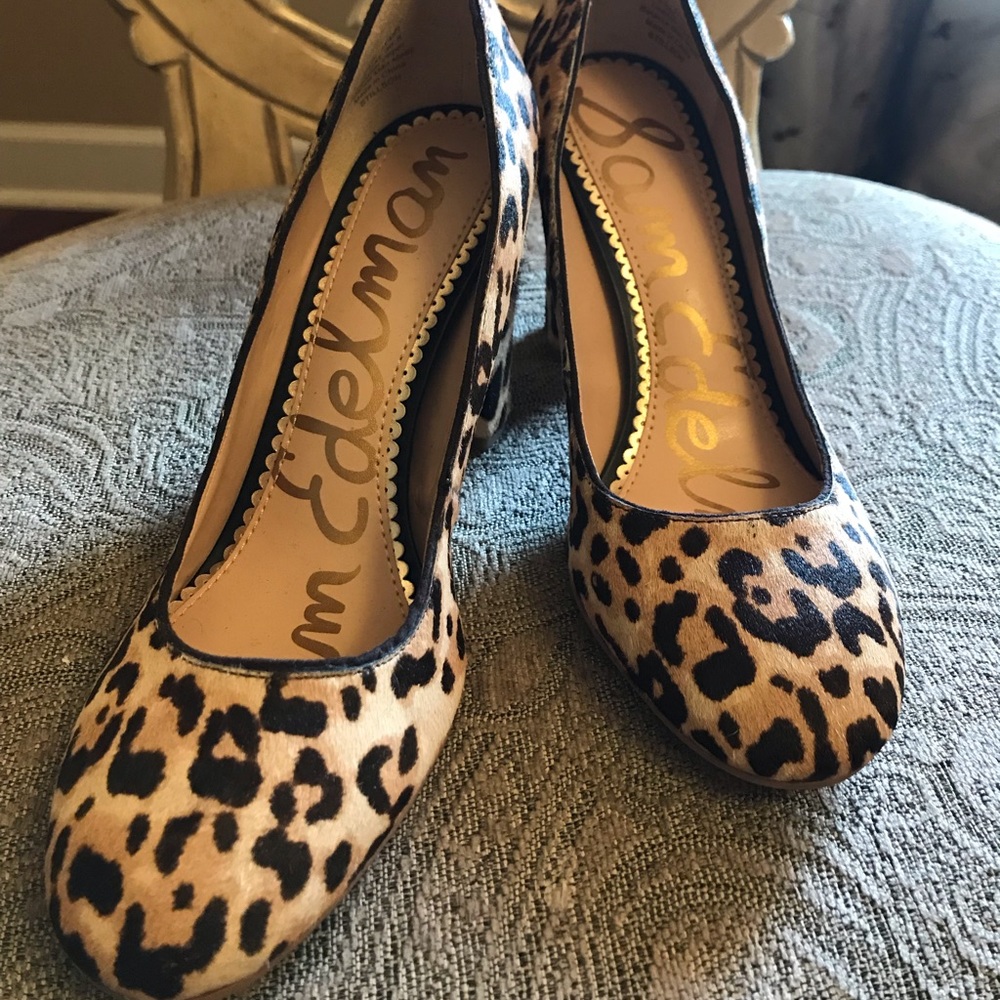 Leopard pump shoes By Edelman